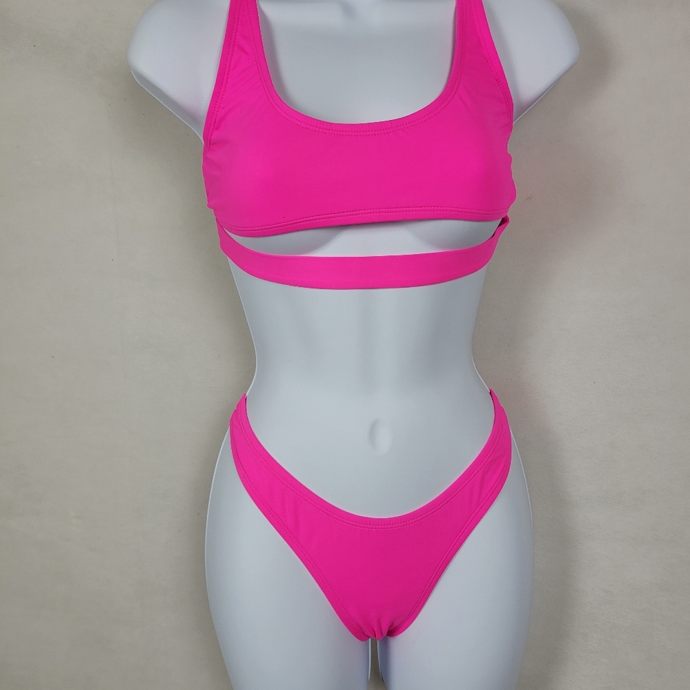 Bottom reveal bikini
